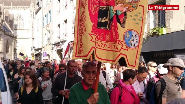 Quimper. Les 1.400 marcheurs du Tro Breizh ont quitté Quimper