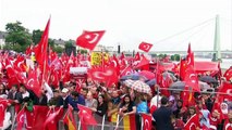 Decenas de miles de manifestantes pro Erdogan salen a la calle en Colonia