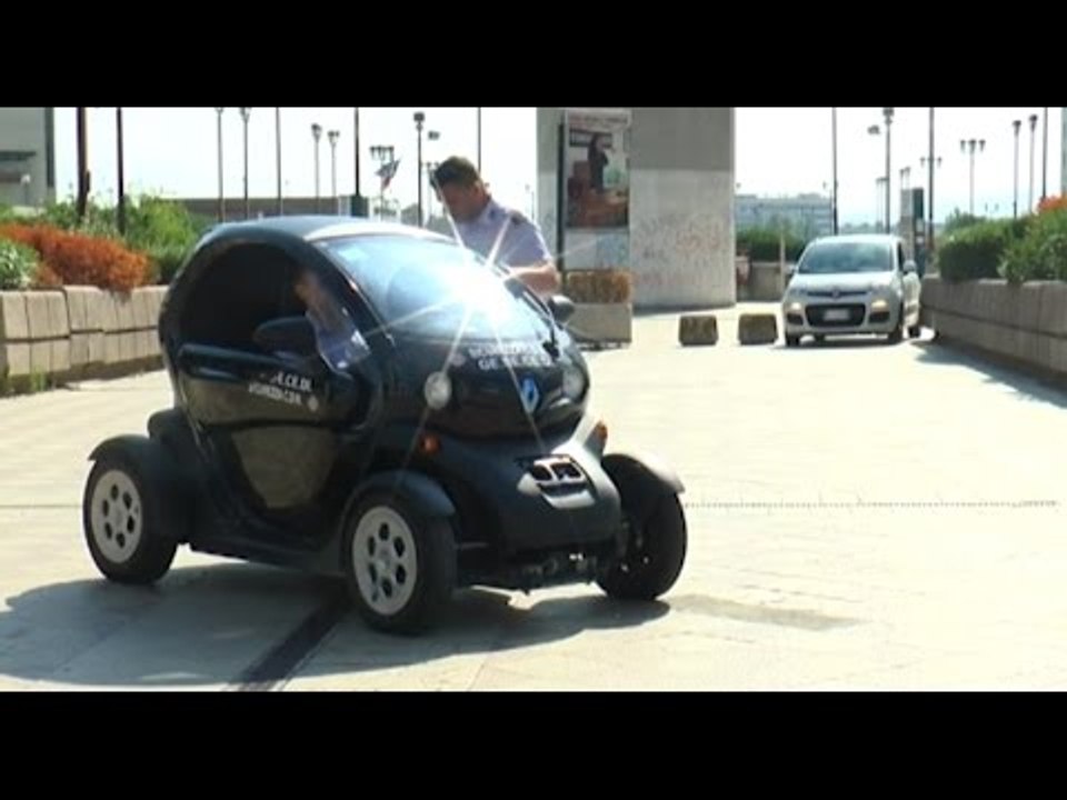 Napoli - Aggredisce vigilante e brandisce pistola: panico al Centro Direzionale (30.07.16)