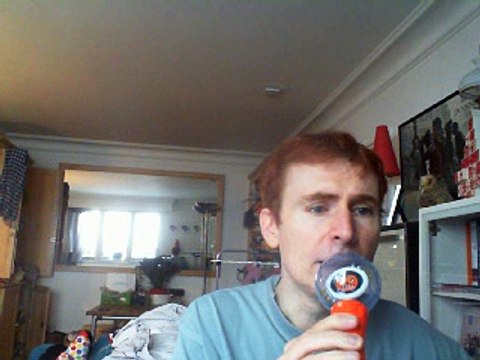 Wiwi égratigne sans vis à vis de Lil Low