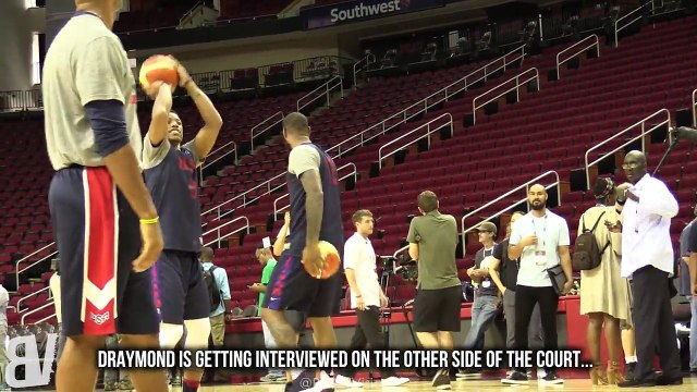 Draymond Green chambré par ses coéquipiers à l’entraînement
