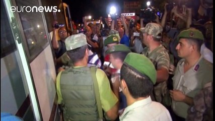 Fahndung nach Erdogan-Gegnern: türkische Sicherheitskräfte nehmen mutmaßliche Putschisten fest