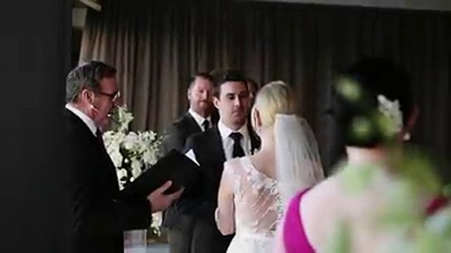 Mariage : la demoiselle d’honneur de 3 ans ravit, la vedette aux mariés