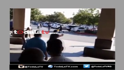 Policía le dispara a hombre que lo amenazó con un cuchillo-Video