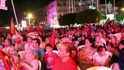 Akhisar’daki demokrasi nöbetinde 10.gün