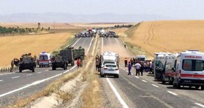 Bingöl'de Zırhlı Polis Aracının Geçişi Sırasında Patlama Meydana Geldi