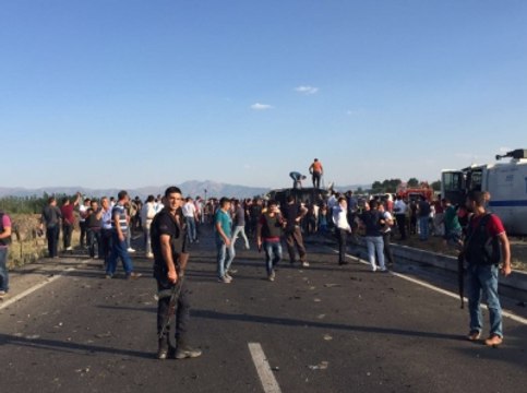 Bingöl'de Zırhlı Polis Aracına Saldırı: 6 Polis Şehit, 3 Polis Yaralı