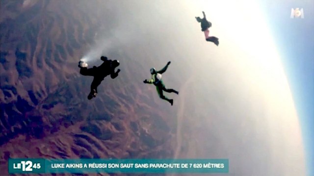 Zapping Télé du 1er aout 2016 - DÉFI : Un saut à 7600m sans parachute !