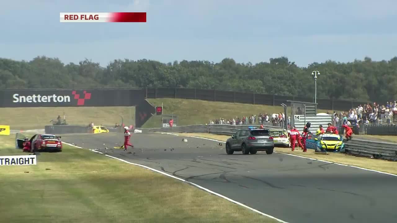 Big Start Crash 2016 BTCC Snetterton Race 2