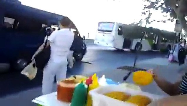 Des chauffeurs de bus se battent comme des chiffonniers