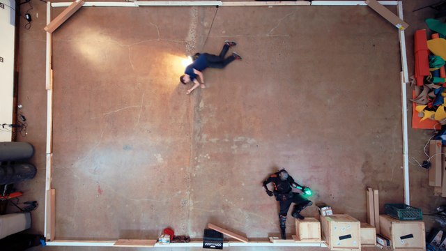 Gros combat filmé en stop motion allongés sur le sol ! - Stop Motion SUPERFIGHT