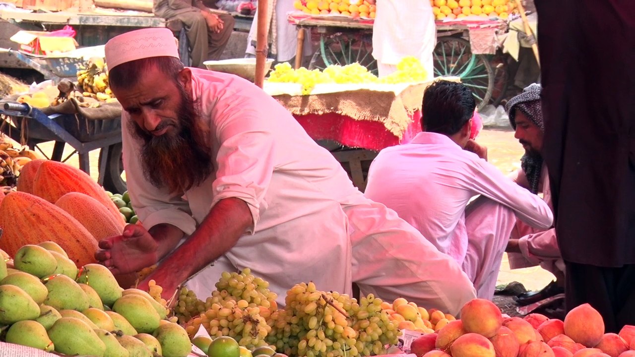 01_AUG_2016_FRUIT_MARKET_SEAZAK_SEAZAK_ISB_BUYING_SELLING