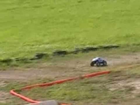 tour de piste en traxas revo