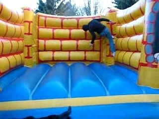 Romain délire château gonflable