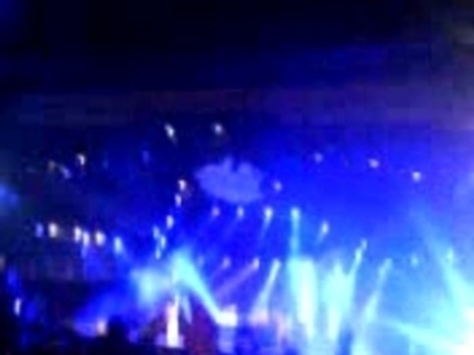 Joey Starr - Pose ton gun ( Vieilles charrues 2007)