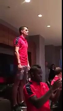 G.Xhaka Sings Albanian Song A e din sa shum te dua w Arsenal Players