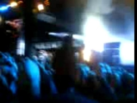 Justice - never be alone again (Vieilles charrues 2007)