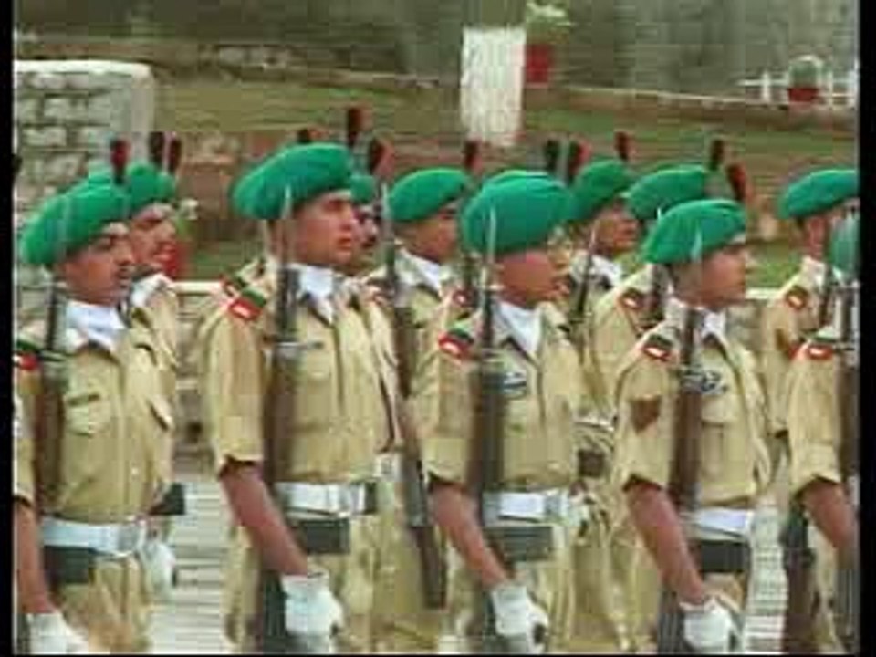 Allah se Darnay Walay Dartay Nahi Aur Kisi Se - Pak Army Song
