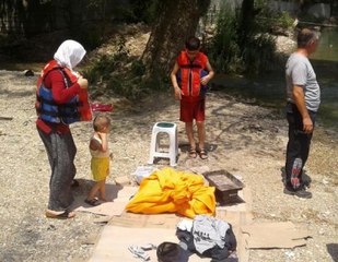 Manavgat Şelalesi'nde Mahsur Kalan Aile Botla Kurtarıldı