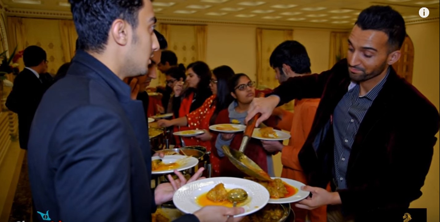 Desi come prepared to eat at Weddings - Funny videos -