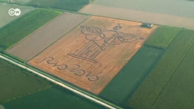 Художник нарисовал трактором символ Рио (02.08.2016)