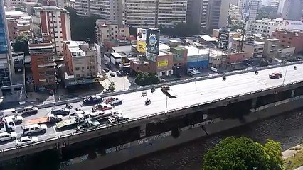 Por cortejo fúnebre se paralizaron el tránsito en la Autopista Francisco Fajardo