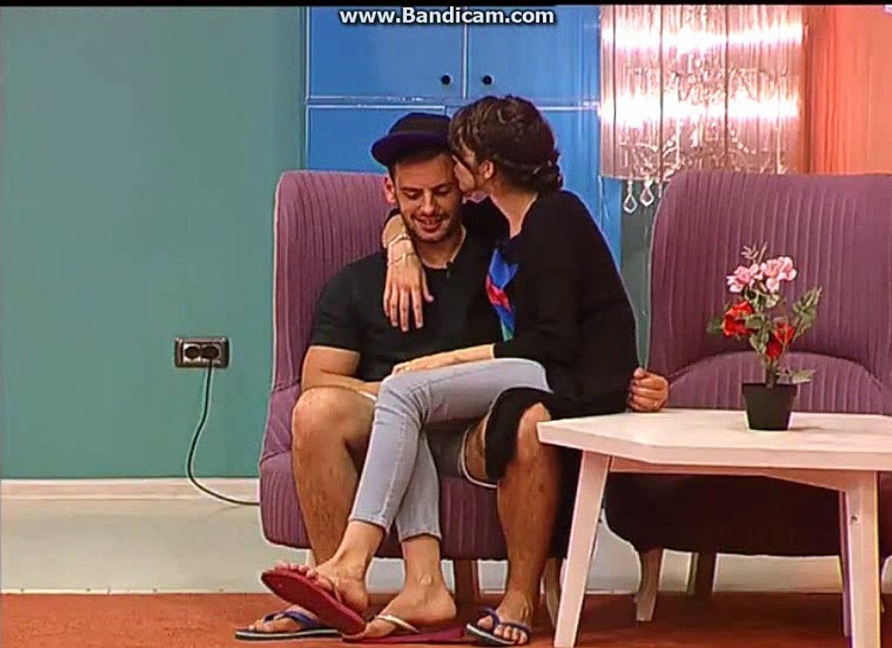 Adriana si Valentin inainte de plecarea lui Vali in casa baietilor  02.08.2016 mpfm 5