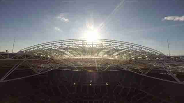 EEUU estrena techo retráctil en el estadio central del Abierto de Tenis