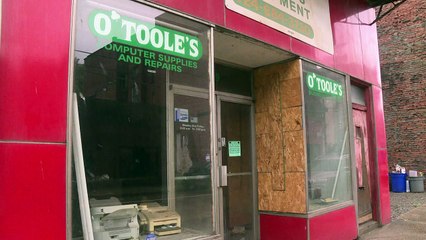 Clinton veut récupérer les ouvriers blancs tentés par Trump