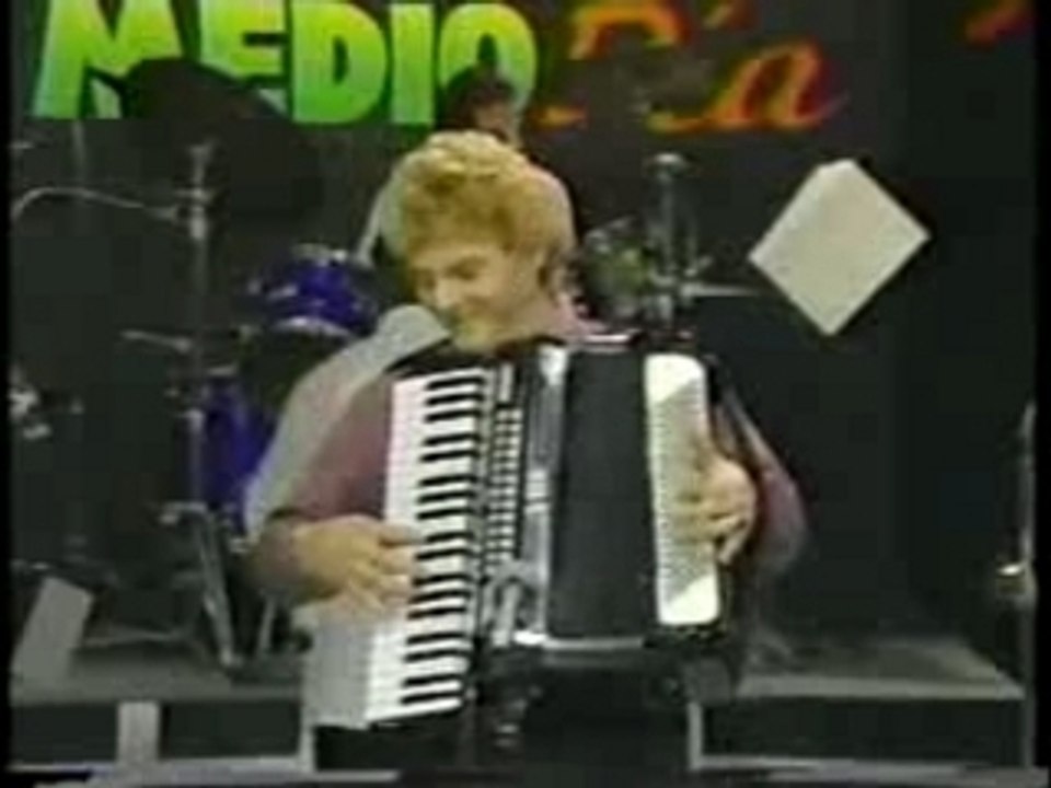 La Bikina, Luis Espindola, WAPA TV  4  /  Big Band