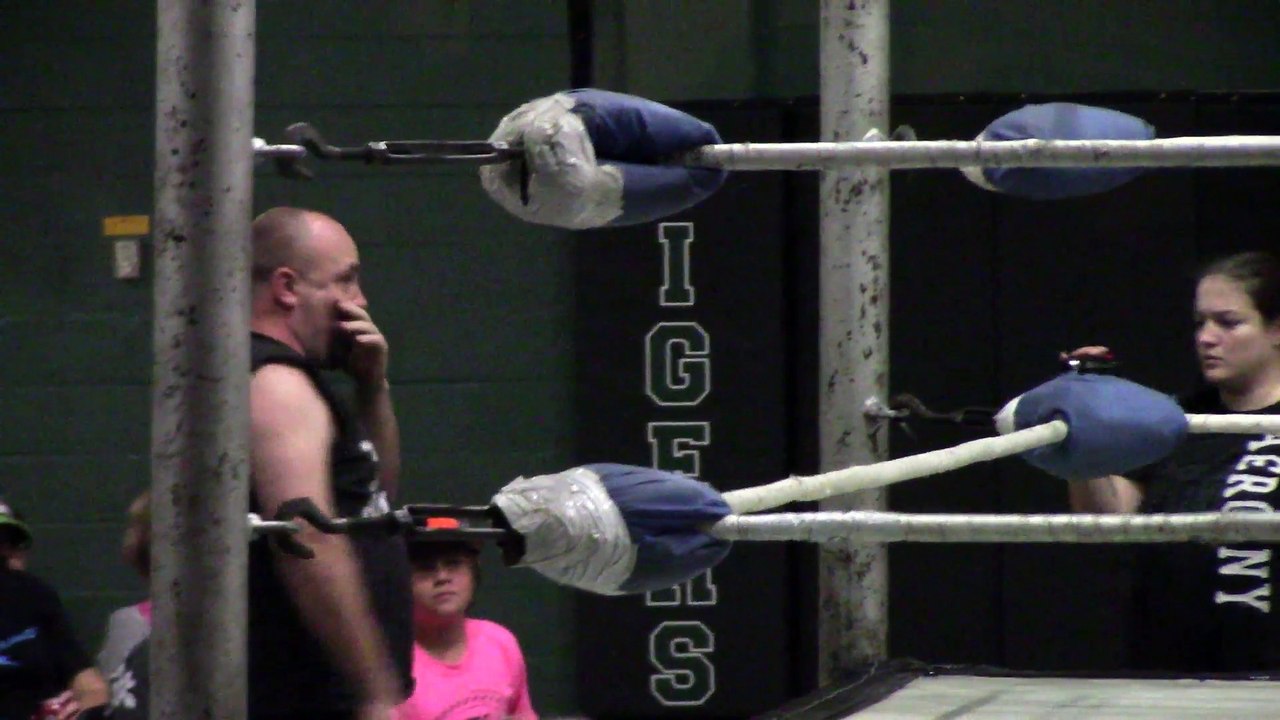 Chuck McMullen w/ Shakey McMullen vs. "Dynamite" Jay Andrews - Pro Wrestling EGO