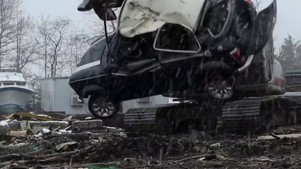 This is How US Customs Deal With Stolen Cars  Austin Mini Cooper Vs CBP's Giant Shovel