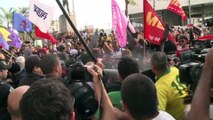 JO 2016 : la flamme olympique à nouveau perturbée par des manifestants