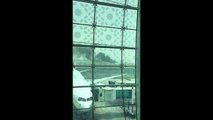 URGENT - Un avion d'Emirates en flammes après son atterrissage à l'aéroport de Dubaï