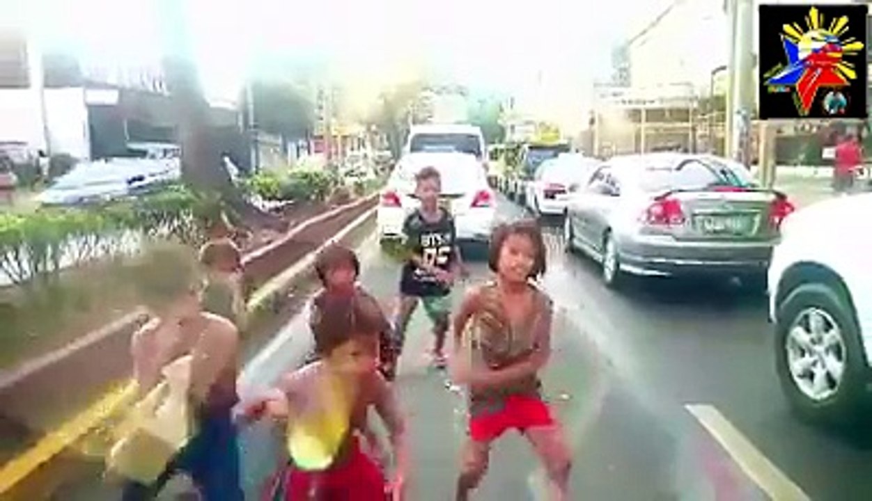 How the Philipino enjoys the traffic jam