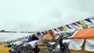 Frappés de plein fouet par une avalanche dans l'Everest