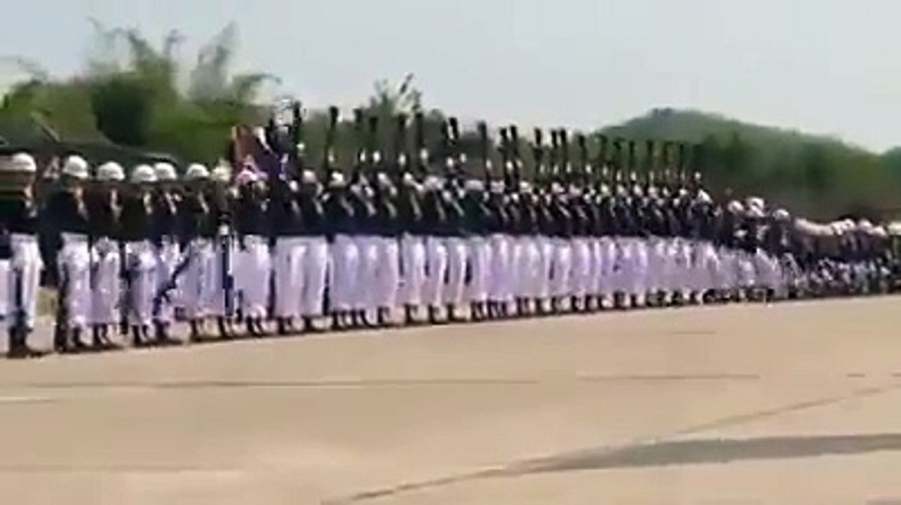 para mearse de risa "desfile"