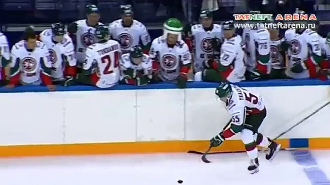 Un but de hockey incroyable marqué en Russie