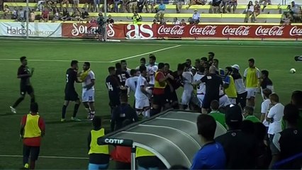 Grosse bagarre général pendant le match  USA - Bahreïn U20