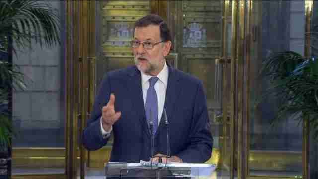 Rajoy dice que no iría a ninguna investidura para hacer el primer discurso de una campaña electoral