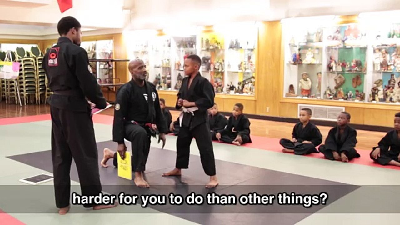 Une belle leçon de vie pendant un cours d'arts martiaux