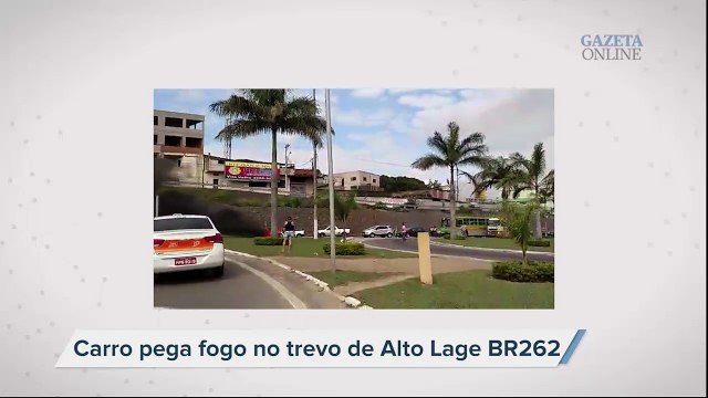 Carro pega fogo no trevo de Alto Lage, na BR 262