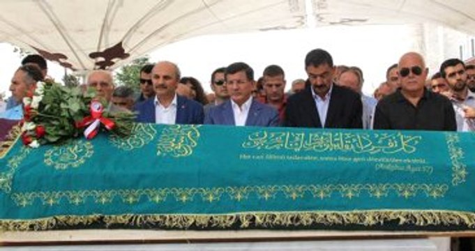 Ahmet Davutoğlu'na Yaklaşıp Ölümle Tehdit Eden Kişi Gözaltına Alındı