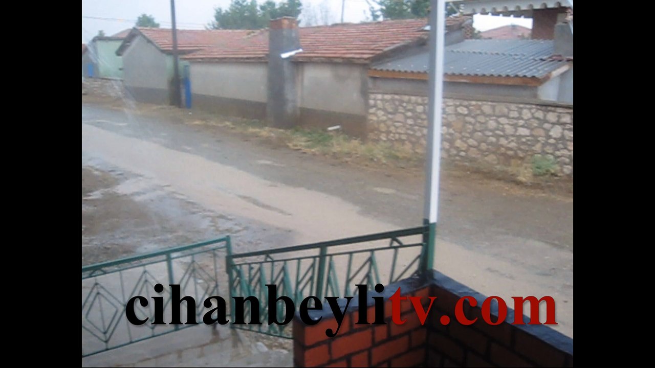 Kuşçada Bardaktan Boşalırcasına Yağmur Yağdı