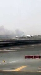 Emirates : accident d'un Boeing 777 à l'atterrissage à Dubaï, l'aéroport est fermé