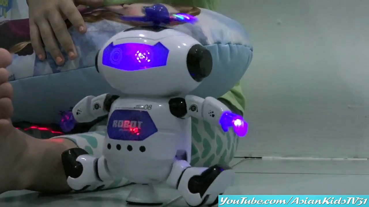 Dans eden robot oyuncak lazerli ışıklı müzikli toptanoyuncak.net -  Dailymotion Video