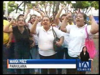 Trabajadoras de Centros Infantiles del Buen Vivir protestan