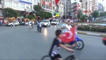 Balıkesir Bandırma'da 'Cumhuriyet ve Demokrasi Yürüyüşü'