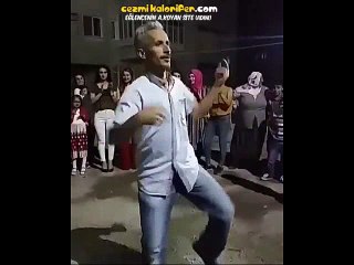 Yıllardır Bu Düğünde Oynamak İçin Gecesini Gündüzüne Katarak Hazırlanan B-Boy Mükremin