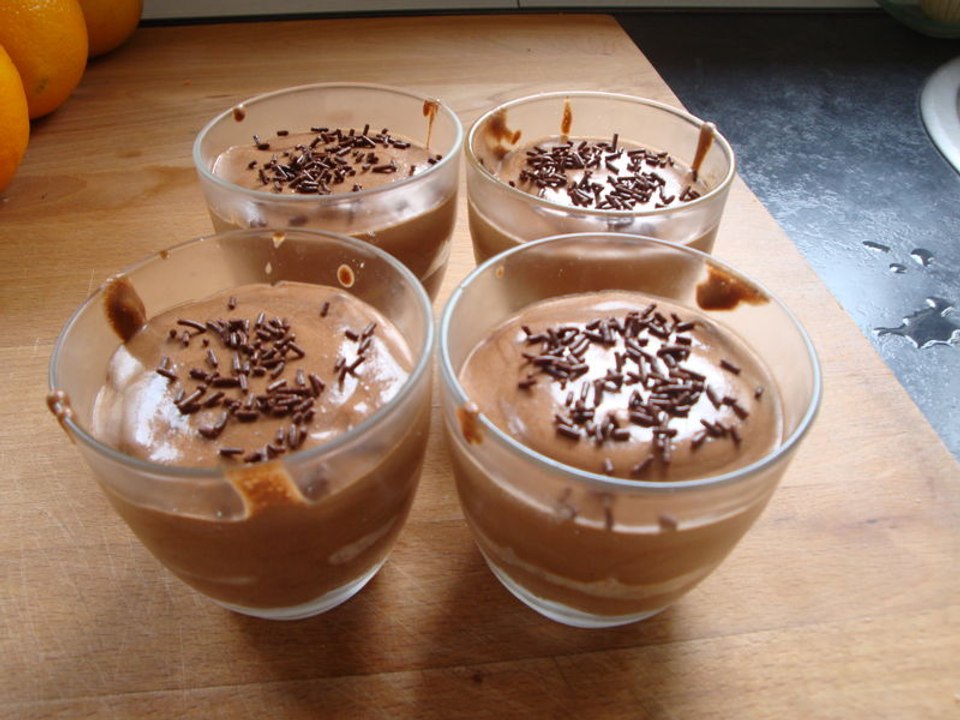 Prendre la première cuillère de mousse au chocolat. -Petit plaisir n°36 Marmiton